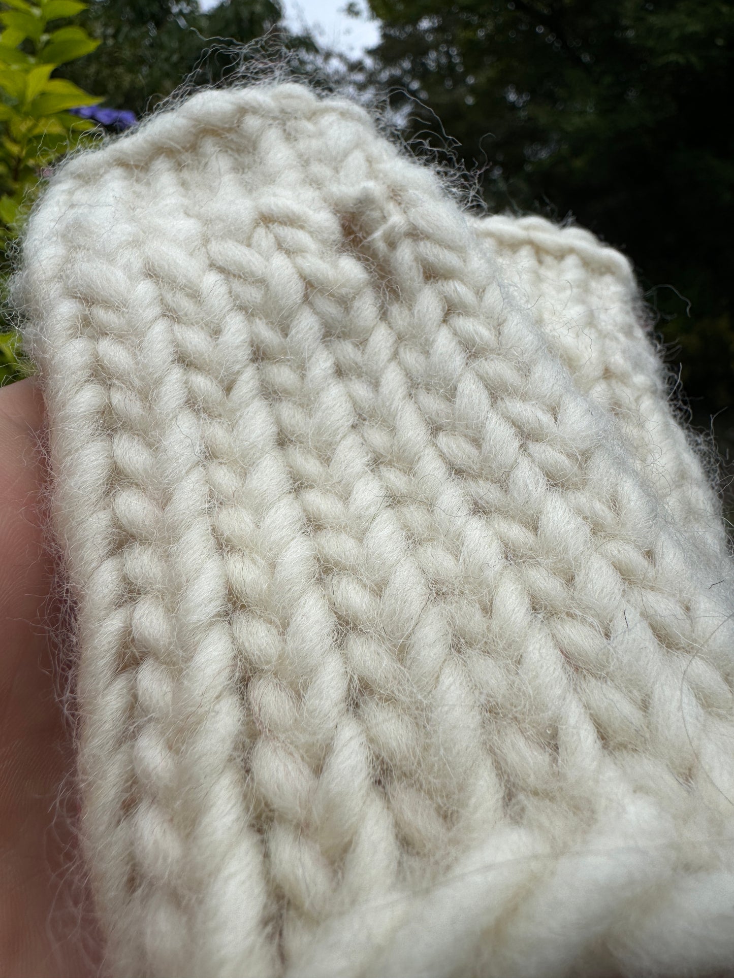 Natural Shetland Knitted Gloves – 100% Shetland Wool (Size 2-5 Years)