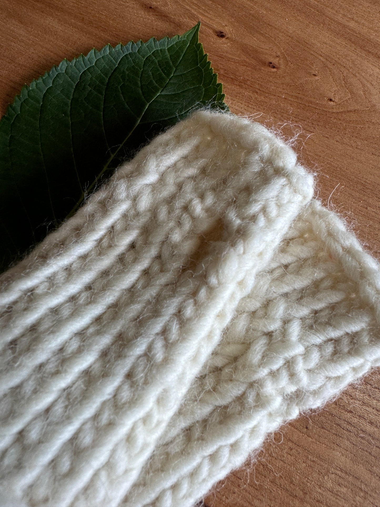 Natural Shetland Knitted Gloves – 100% Shetland Wool (Size 2-5 Years)