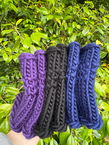 Black fingerless gloves in 100% merino wool