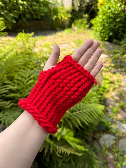 Red fingerless gloves in 100% merino wool