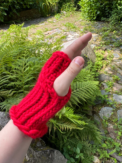Red fingerless gloves in 100% merino wool