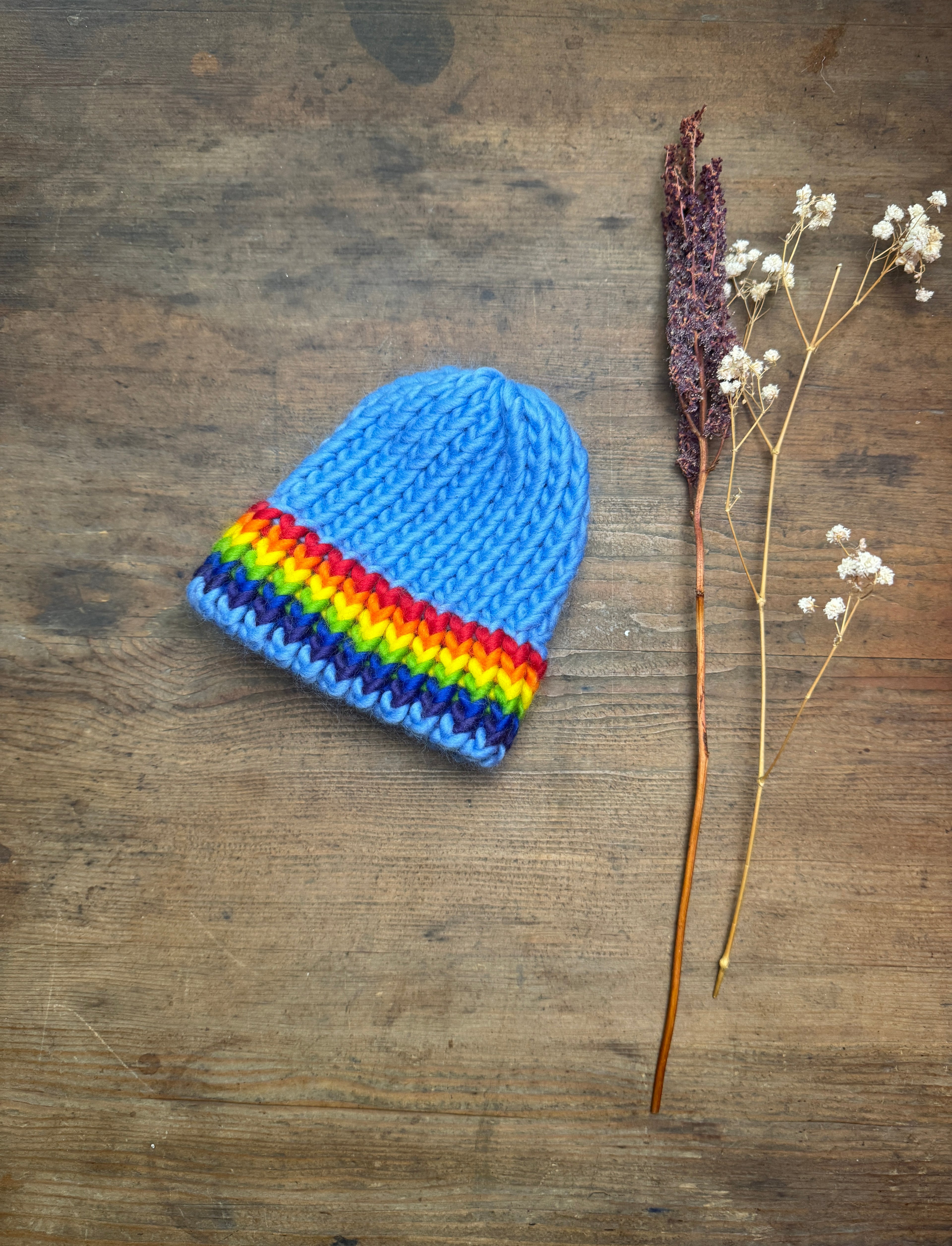 Rainbow knitted hat in 0-3 month newborn