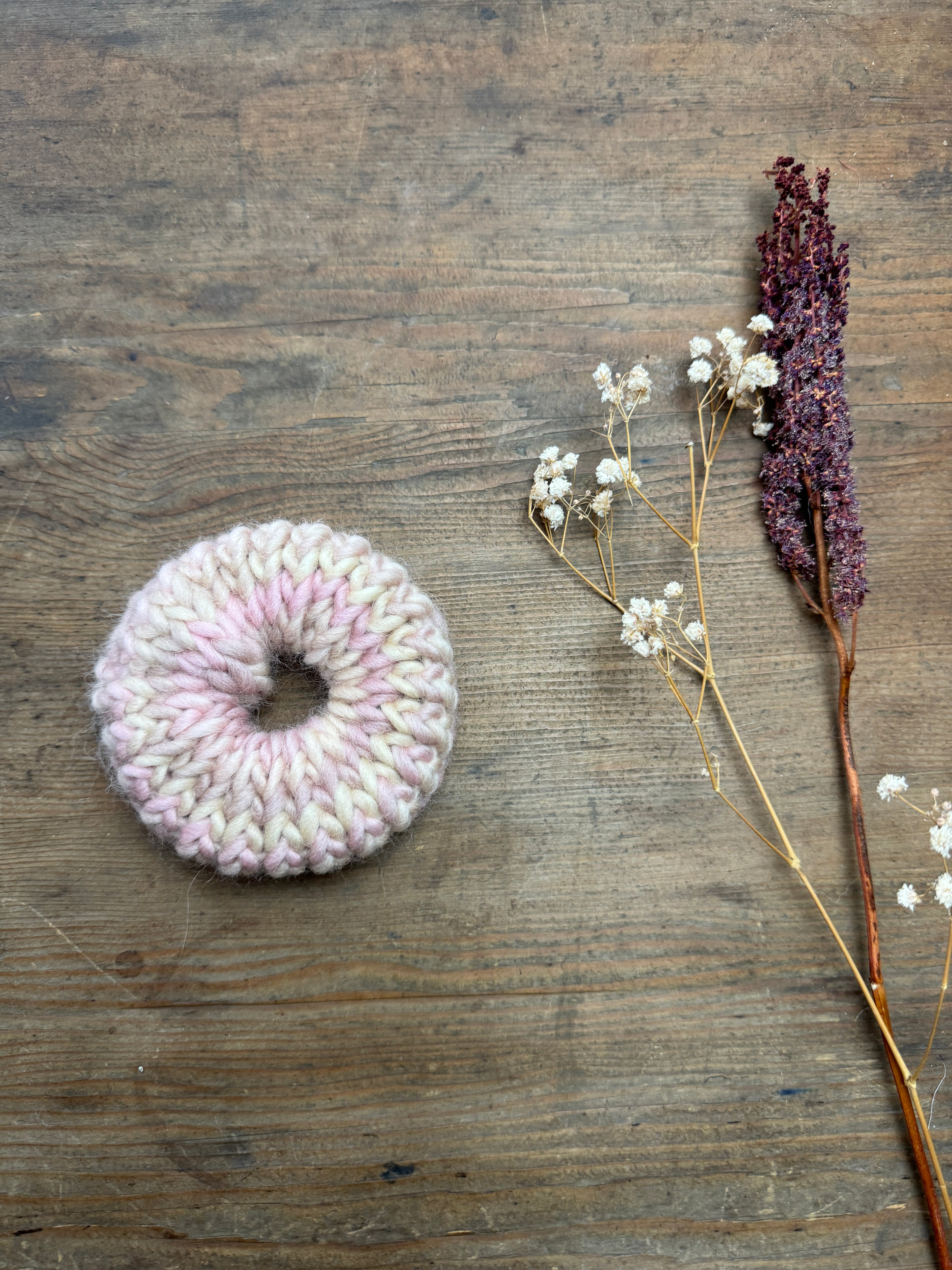 Pastel pinks knitted scrunchie