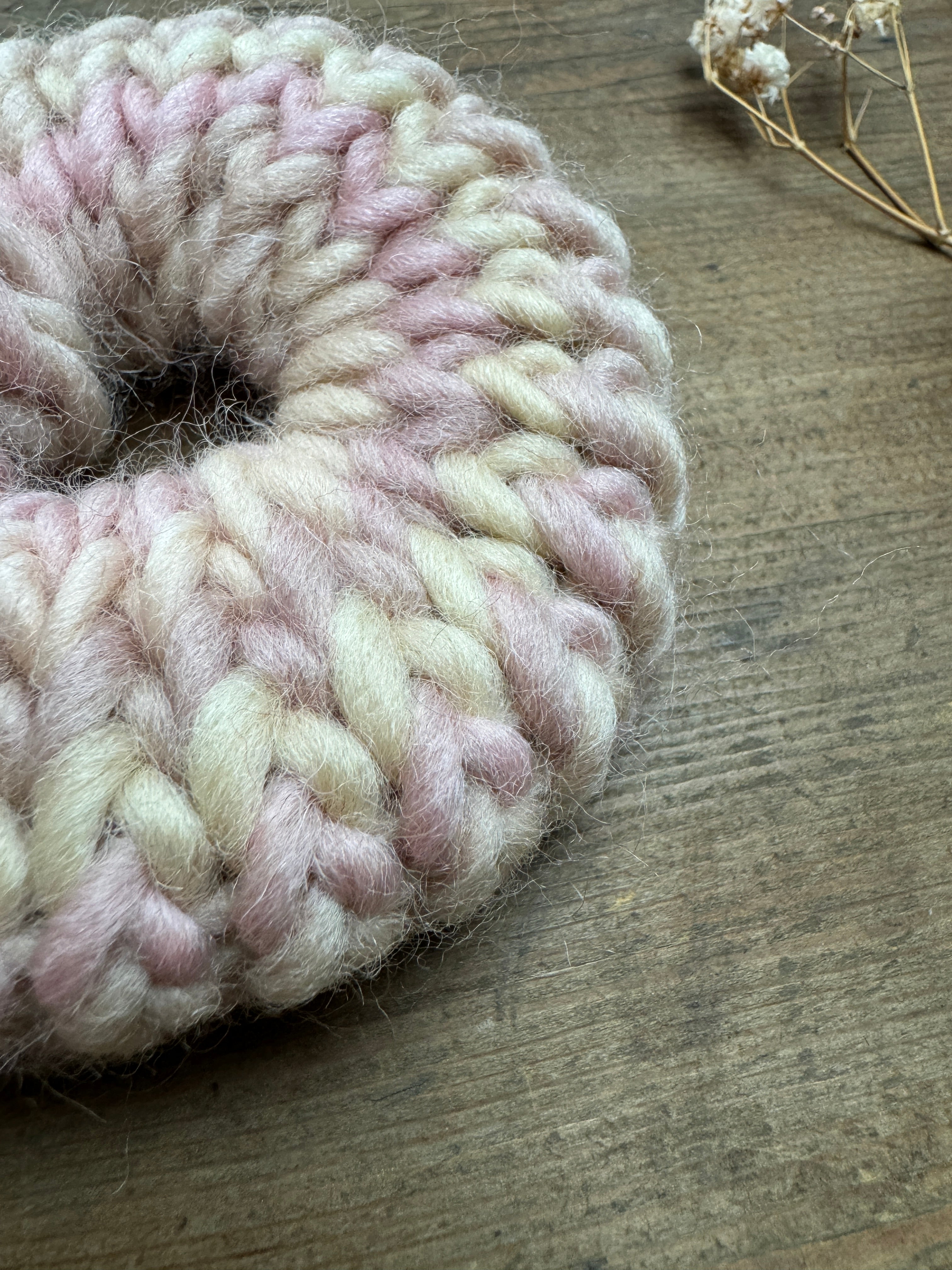 Pastel pinks knitted scrunchie