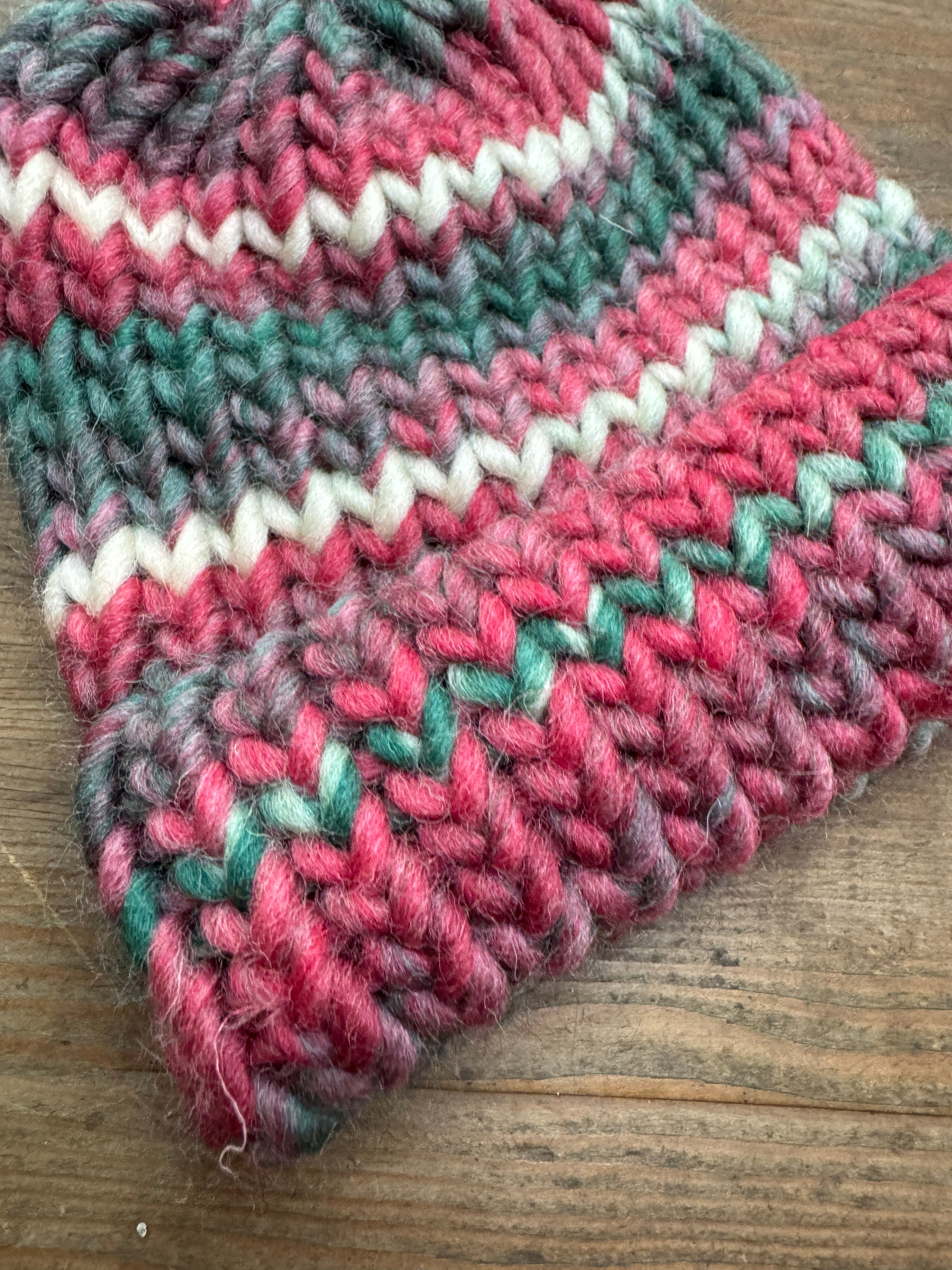 6-12 Months - Hand knitted hat in 100% Wool - Greens and Red