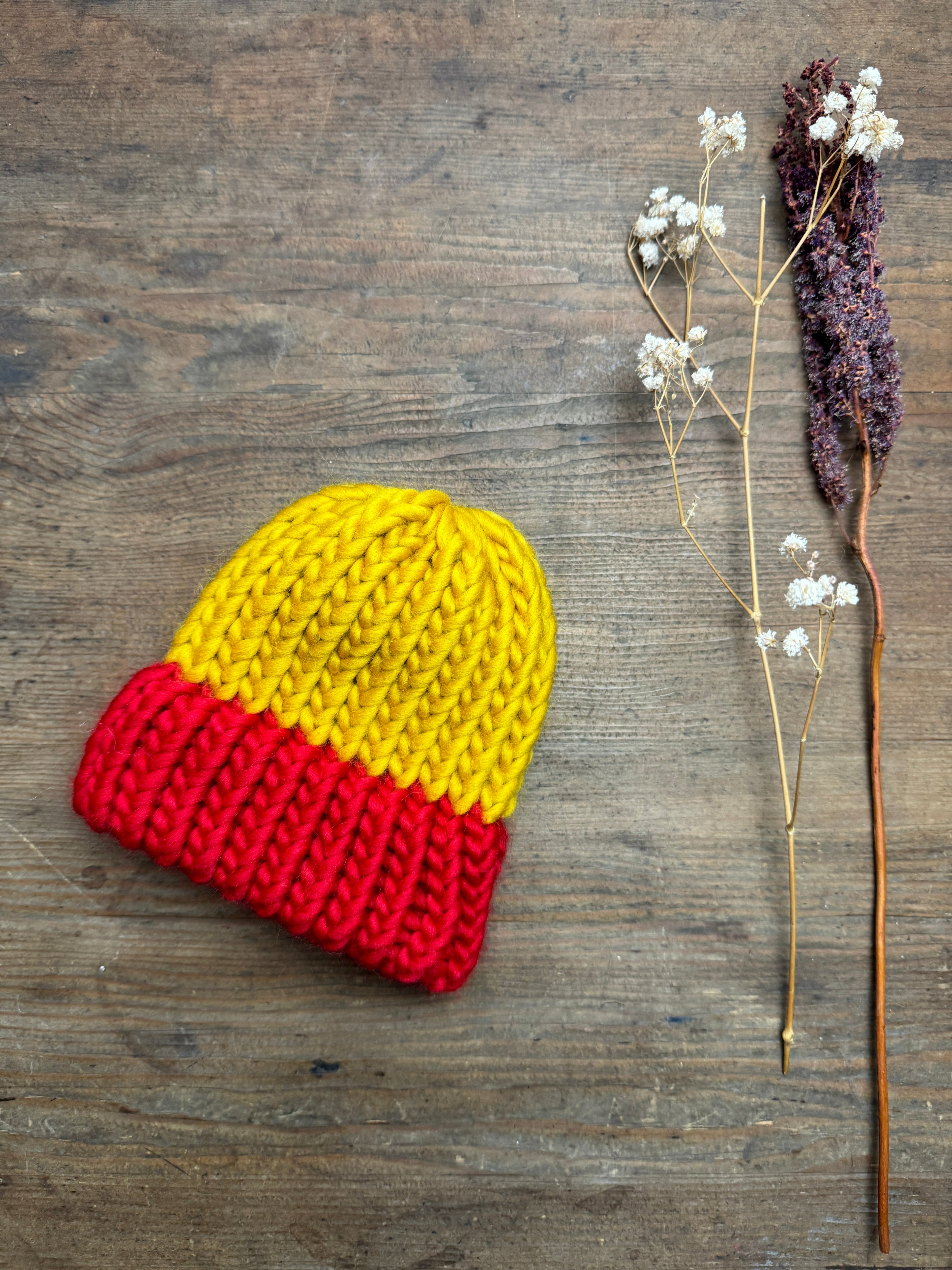 0-3 Months Newborn Knitted Hat - Red and Yellow