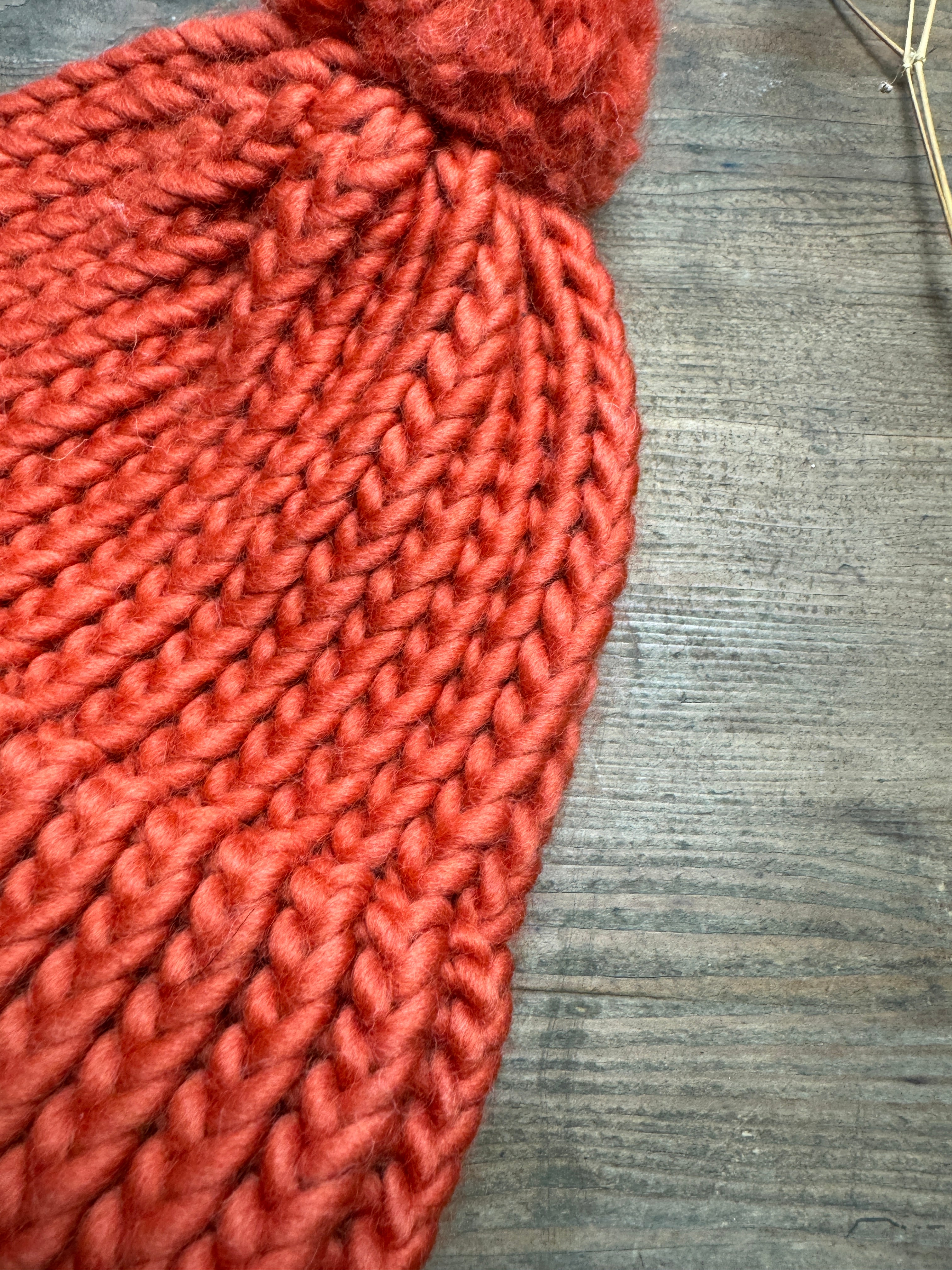 6-12 Months - Hand knitted hat in 100% Merino Wool - Burnt Orange