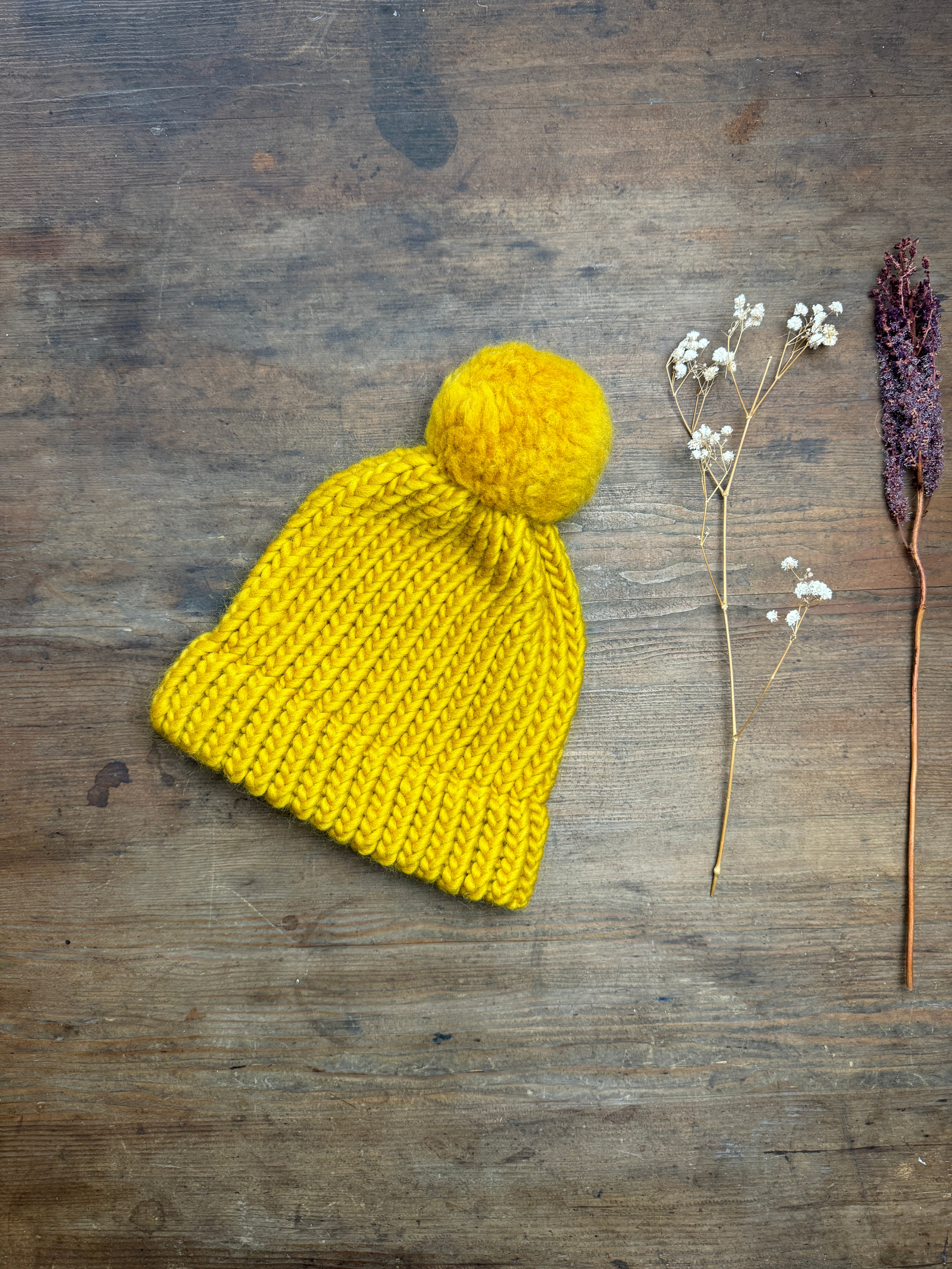 Adult knitted hat with pom pom - Mustard - Seconds