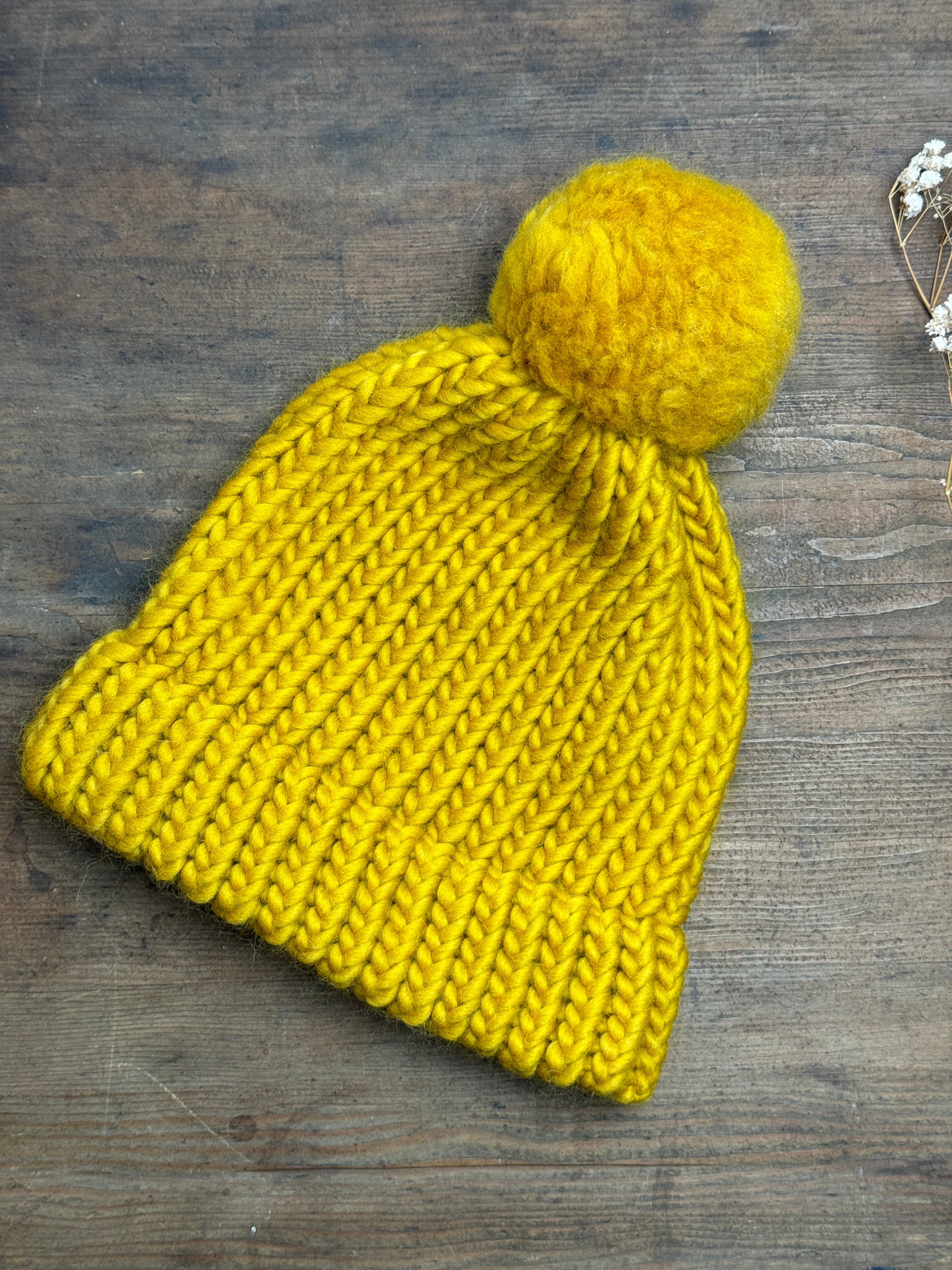 Adult knitted hat with pom pom - Mustard - Seconds