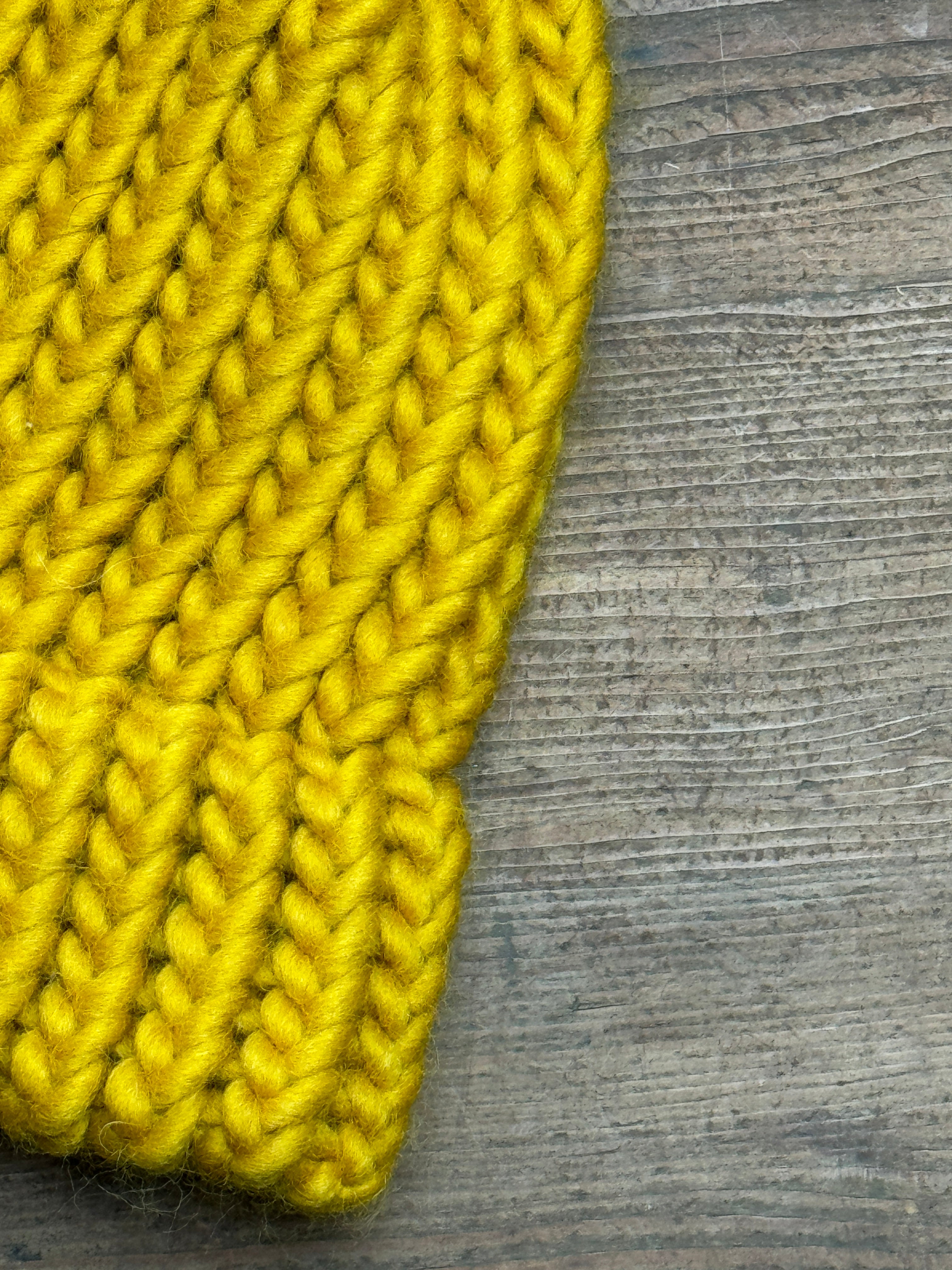 Adult knitted hat with pom pom - Mustard - Seconds