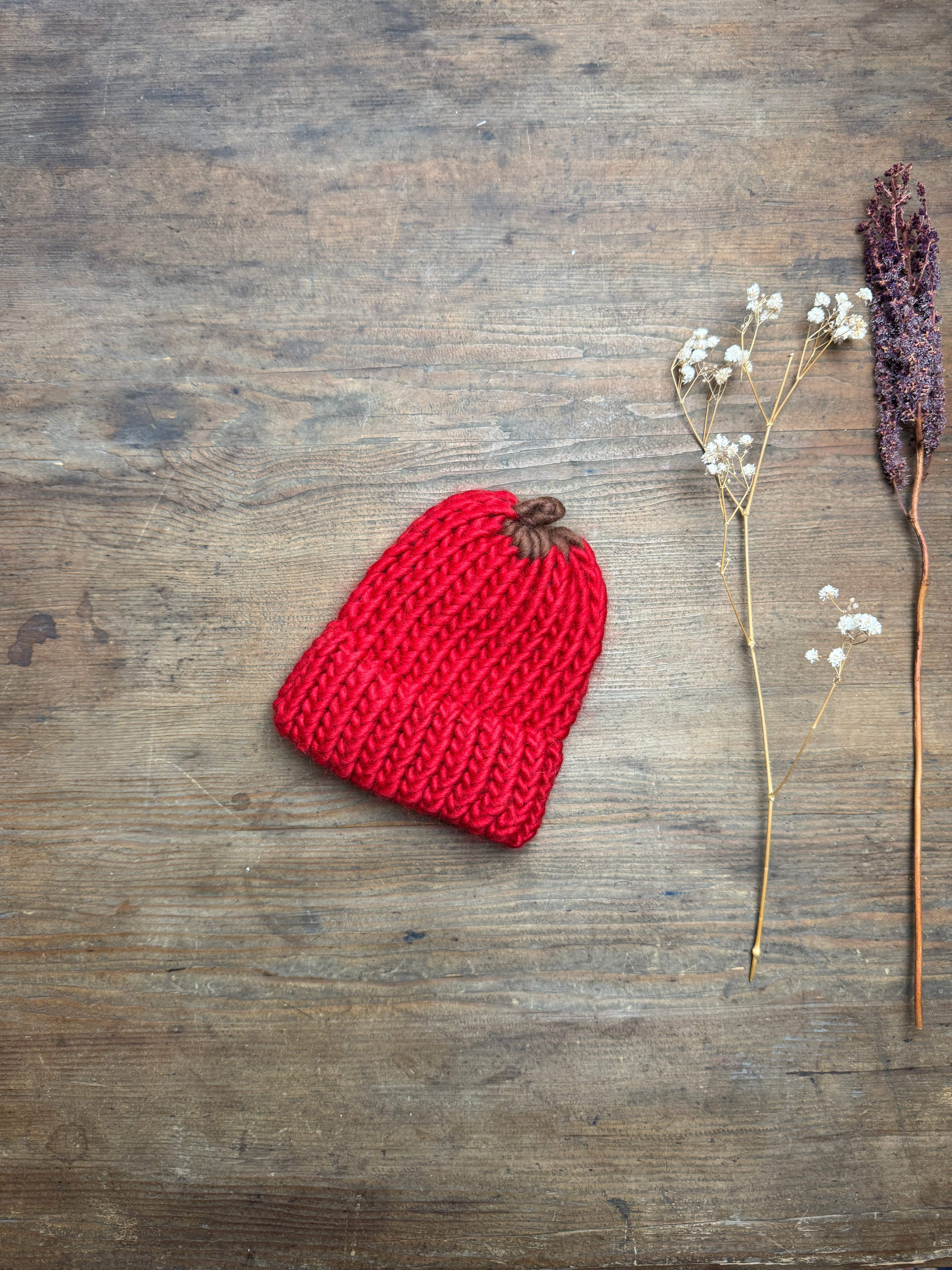 Red Apple Hat - 0-3 Months - 100% Merino Wool