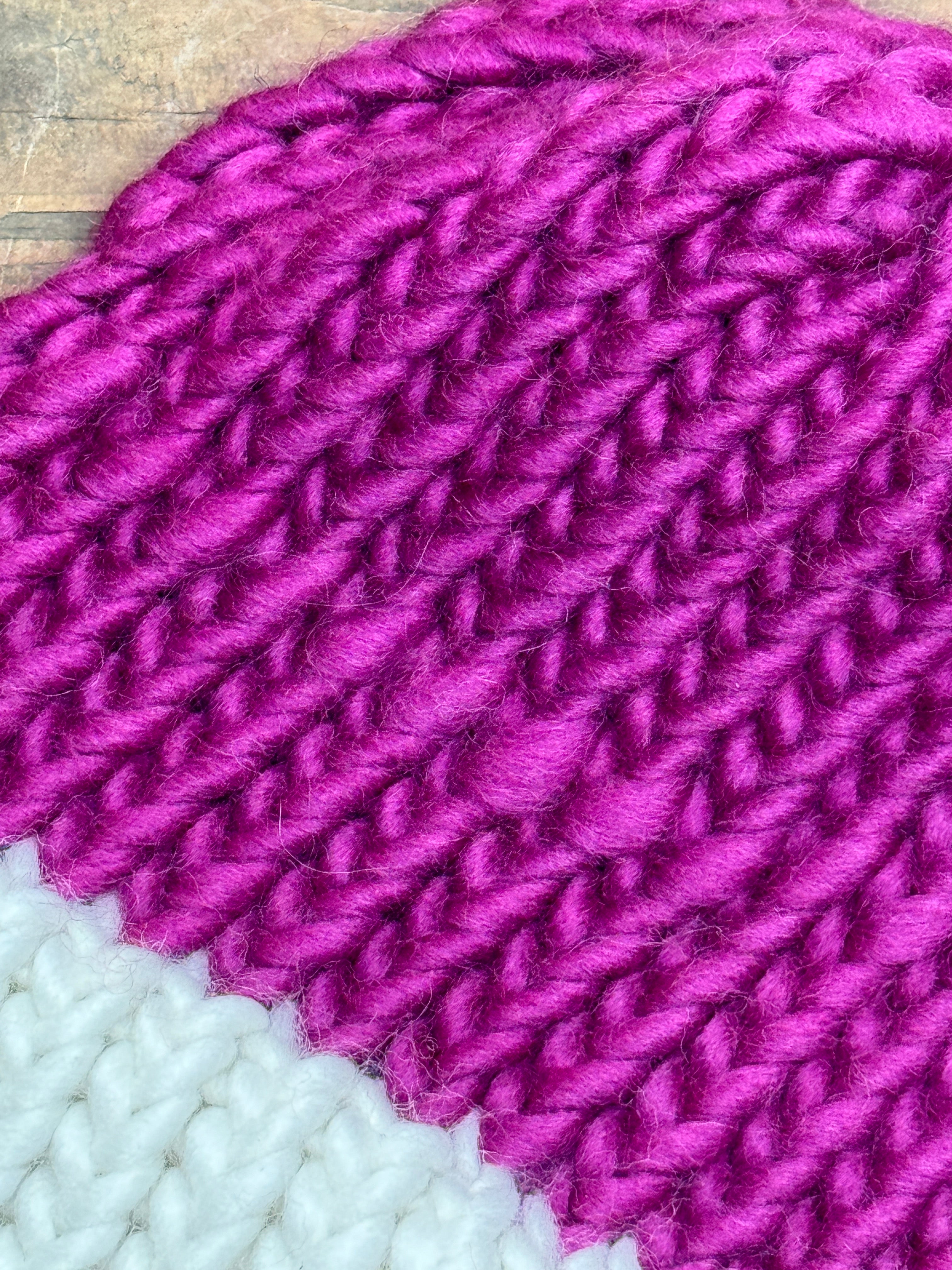 6-12 Months - Hand knitted hat in 100% Merino Wool - Purple - Seconds