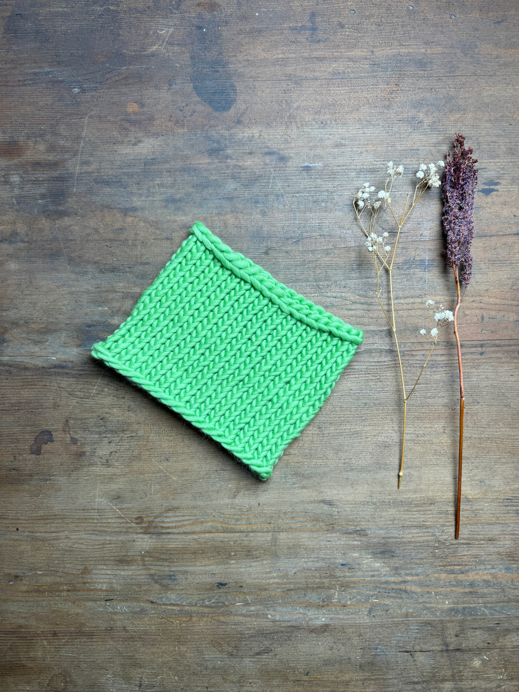 Knitted Neck Warmer Tube Scarf: Neck Gaiter  - Leaf Green