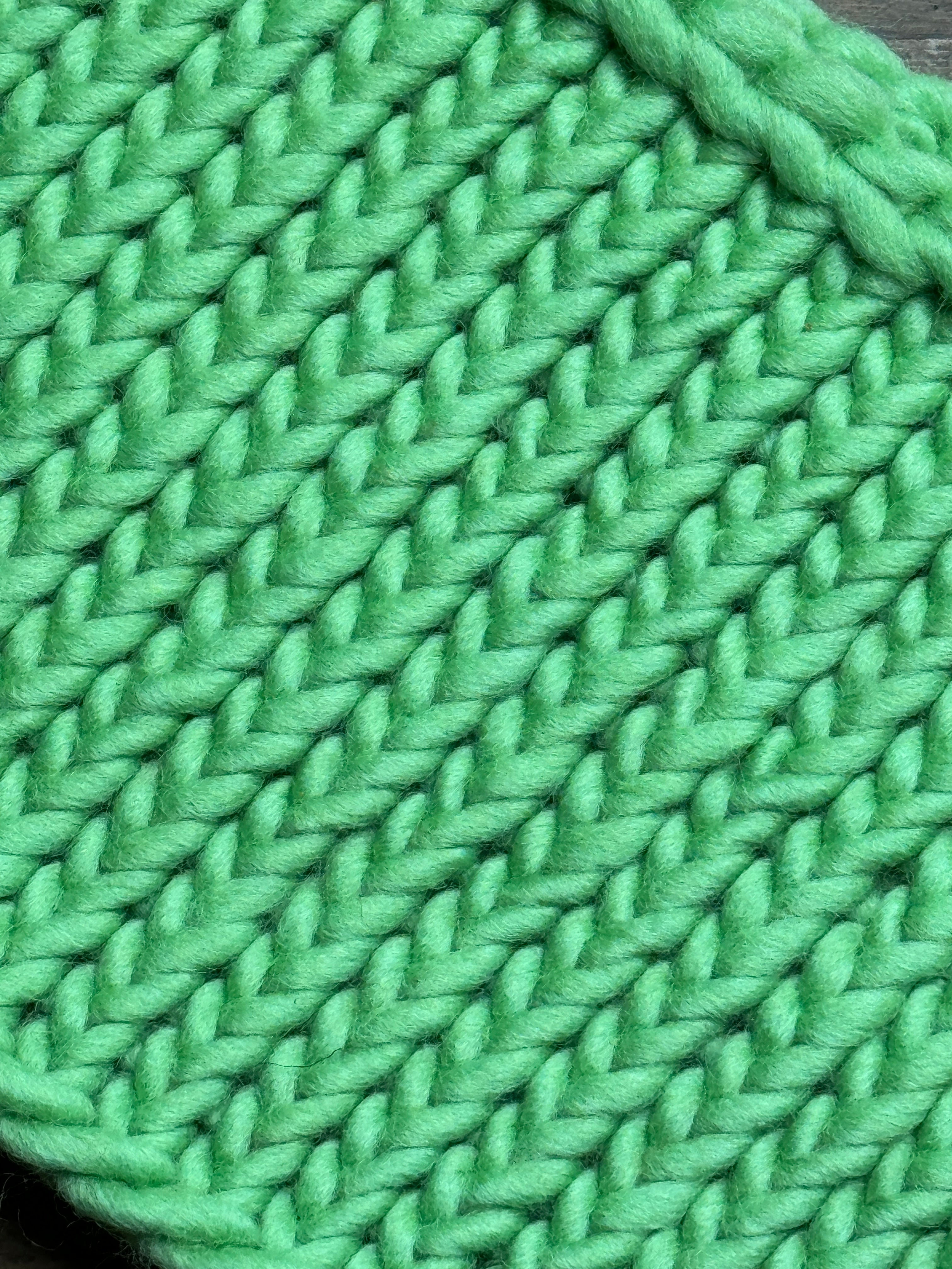 Knitted Neck Warmer Tube Scarf: Neck Gaiter  - Leaf Green
