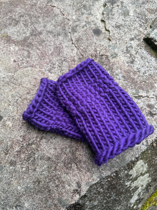Violet fingerless gloves in 100% merino wool