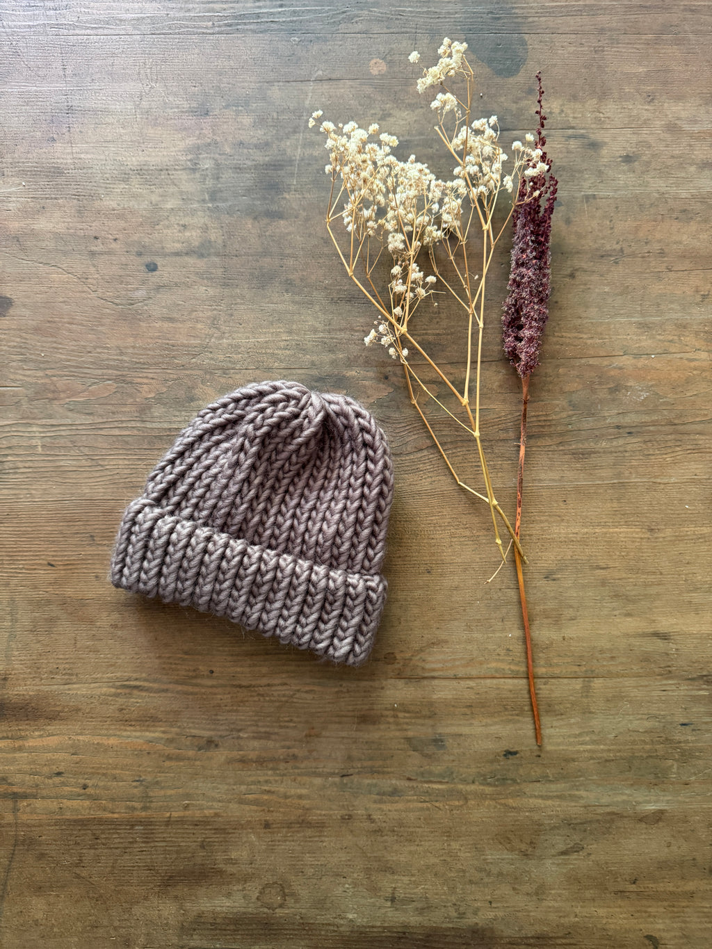 6-12 Months - Hand knitted hat in 100% Merino Wool - Pewter