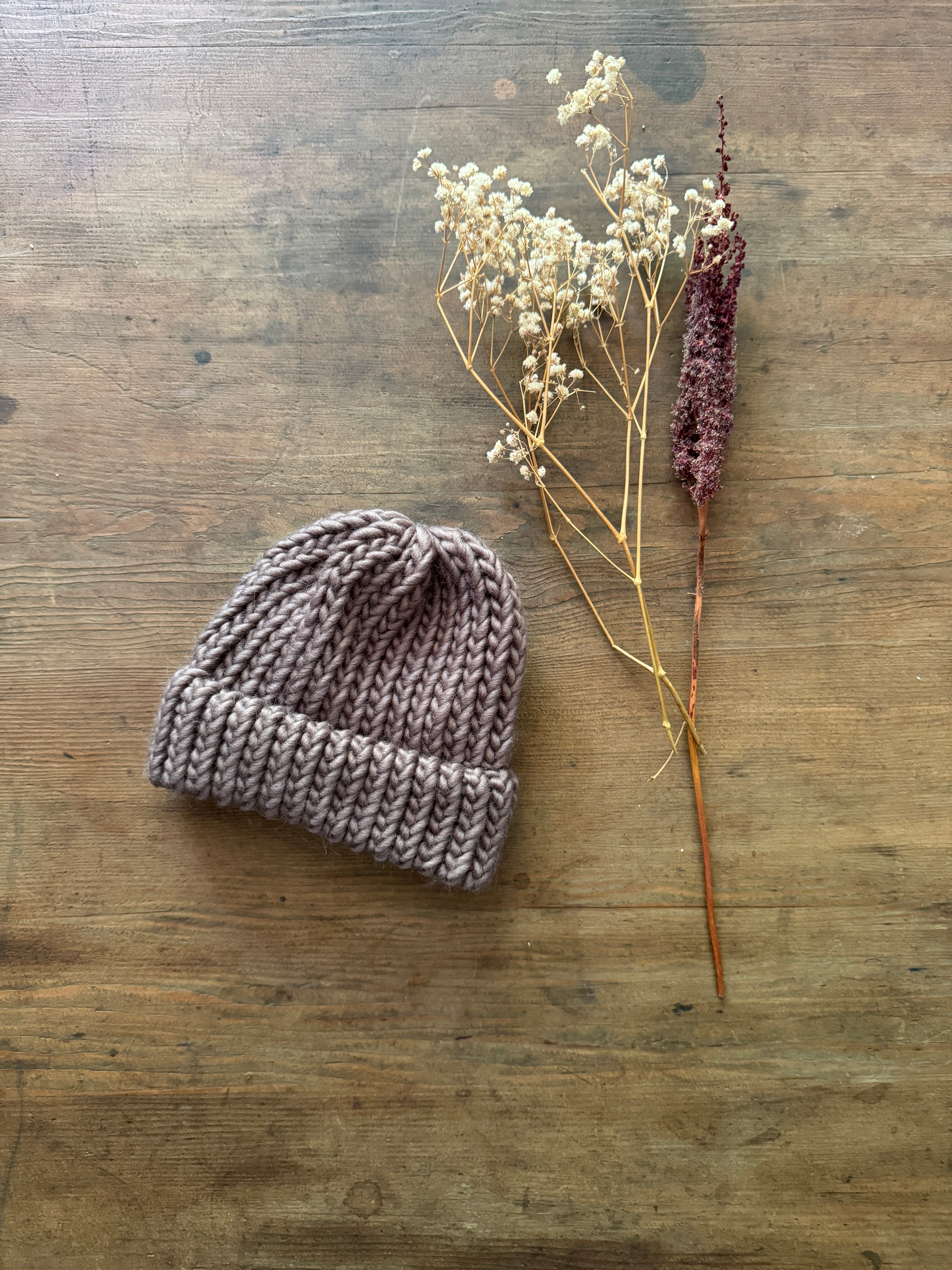 6-12 Months - Hand knitted hat in 100% Merino Wool - Pewter