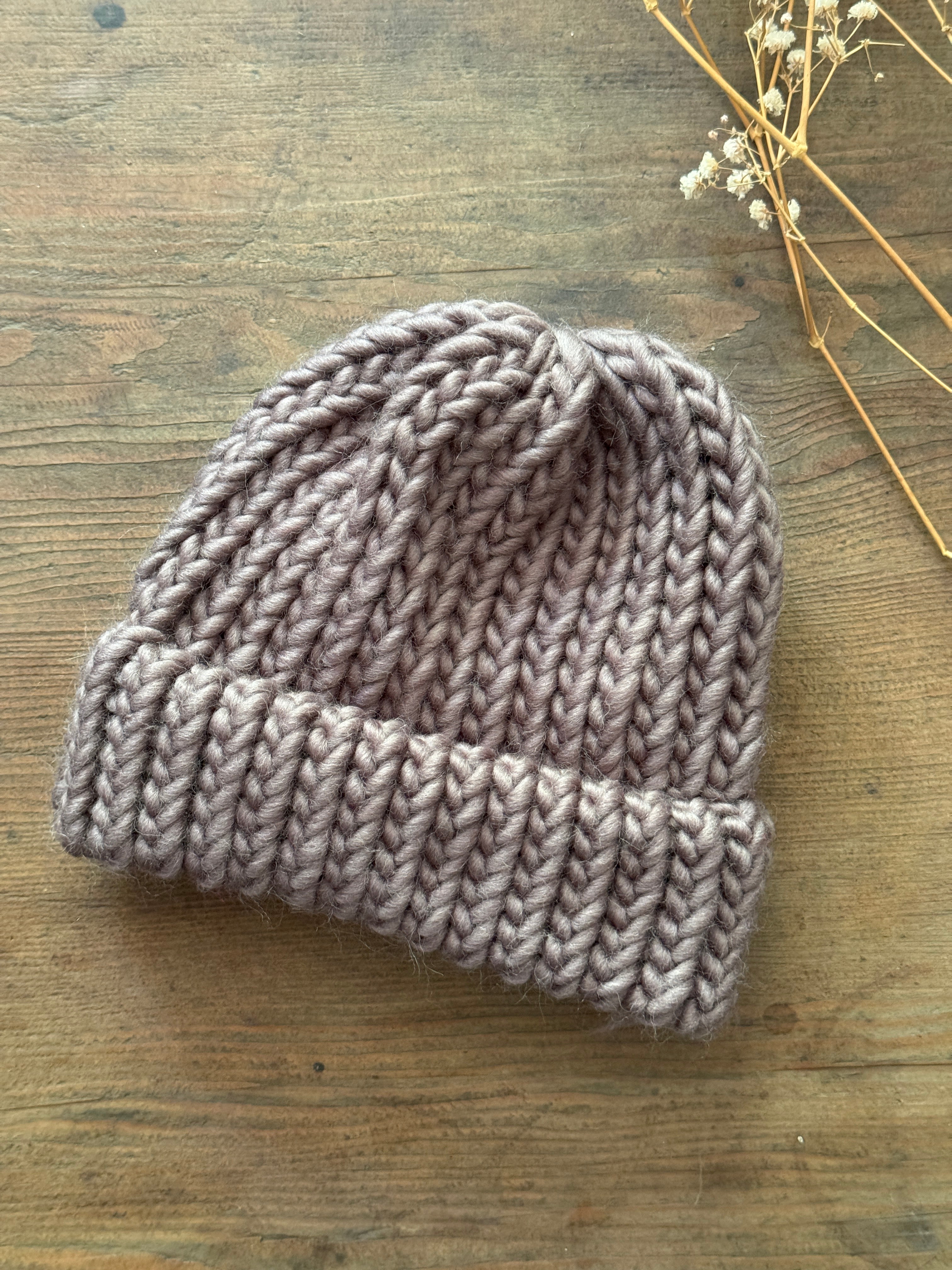 6-12 Months - Hand knitted hat in 100% Merino Wool - Pewter