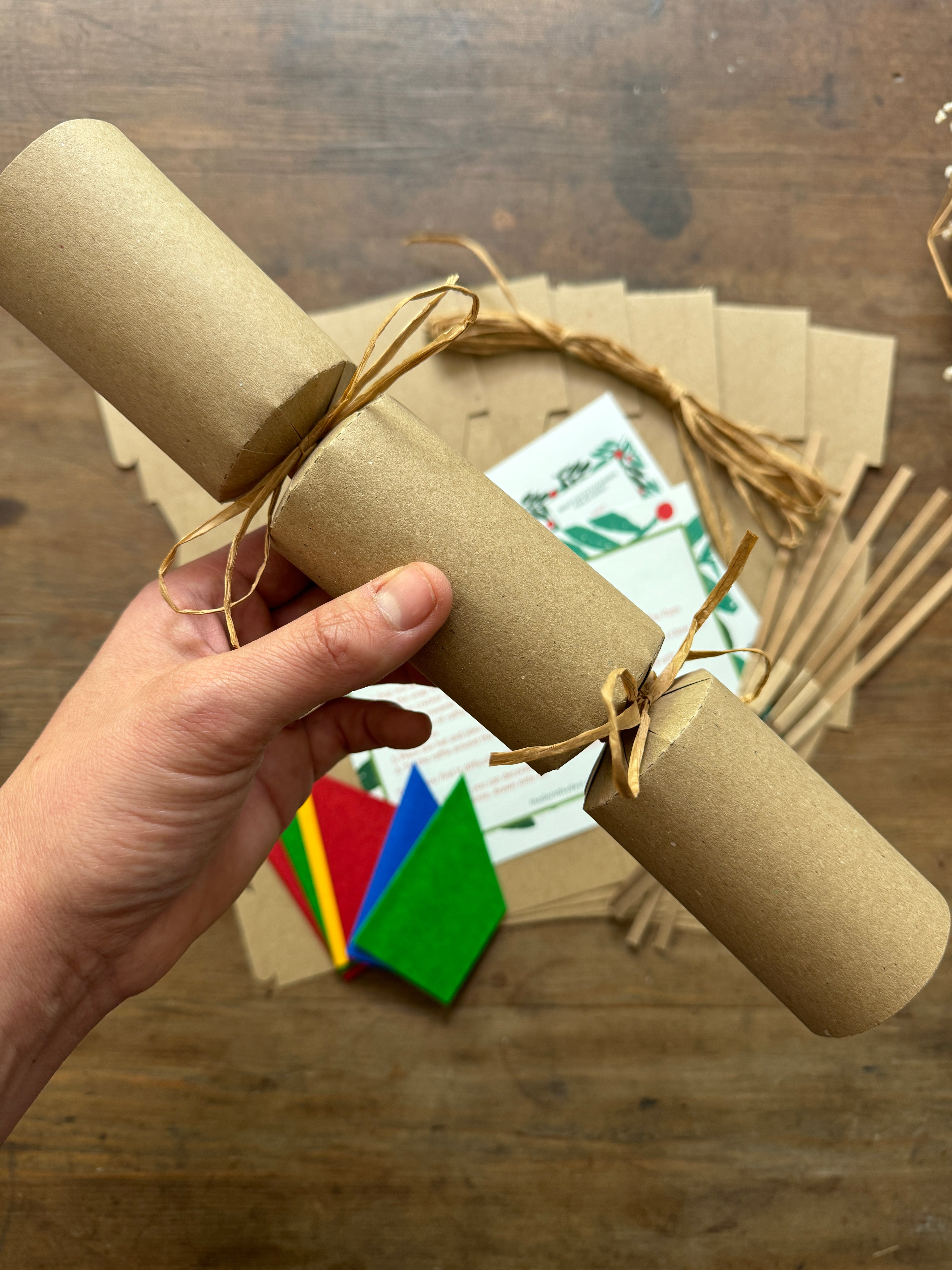 Christmas Cracker Craft Kit – Make 6 Eco-Friendly Crackers