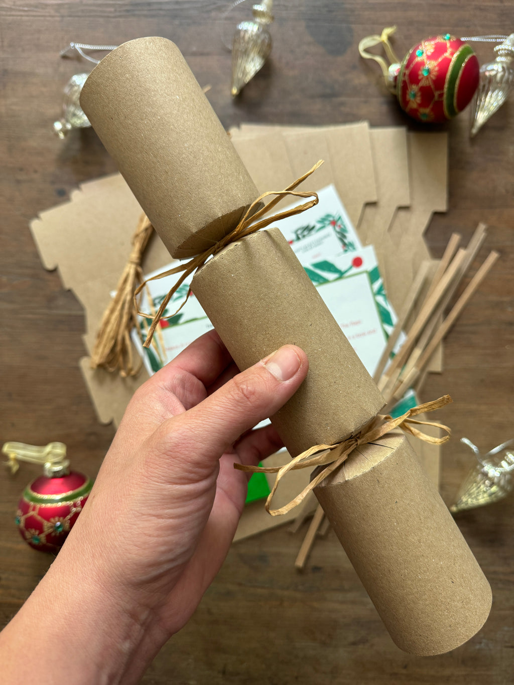 Christmas Cracker Craft Kit – Make 6 Eco-Friendly Crackers